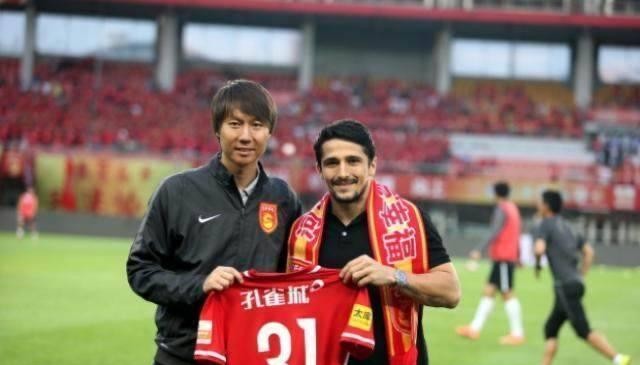 洛国富入选国足视频,洛国富为什么要去踢中甲