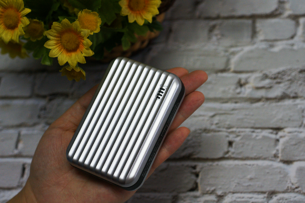 可以带上飞机的最大充电宝,长途旅行充电宝可以上飞机