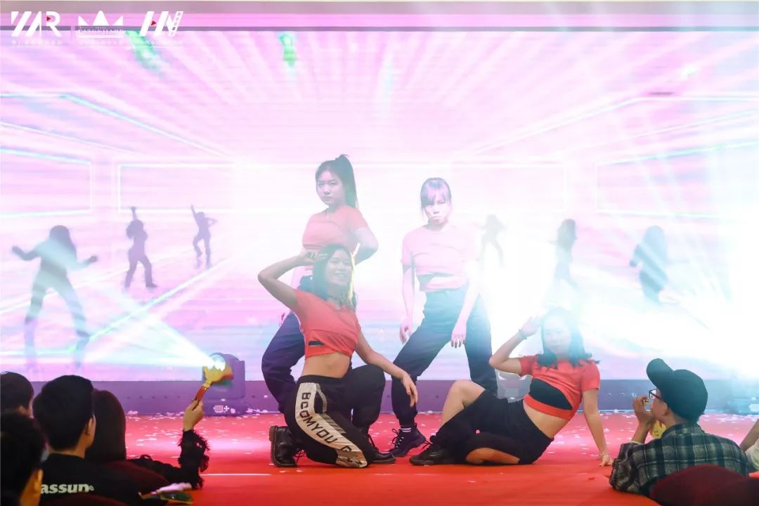 “筑梦华娱，致远未来”时代华娱第十一月总结大会