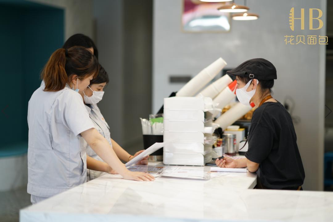 上海华贝面包哪家好,探店现烤面包