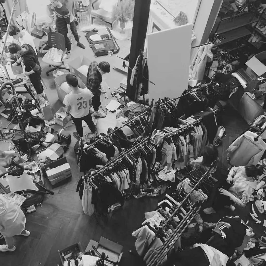 抱紧李佳琦，带货赚钱才是正经事|深氪