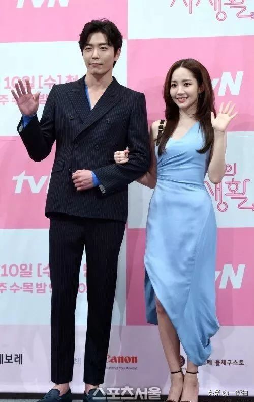 朴敏英的变美之路,朴敏英整过容前后对比照