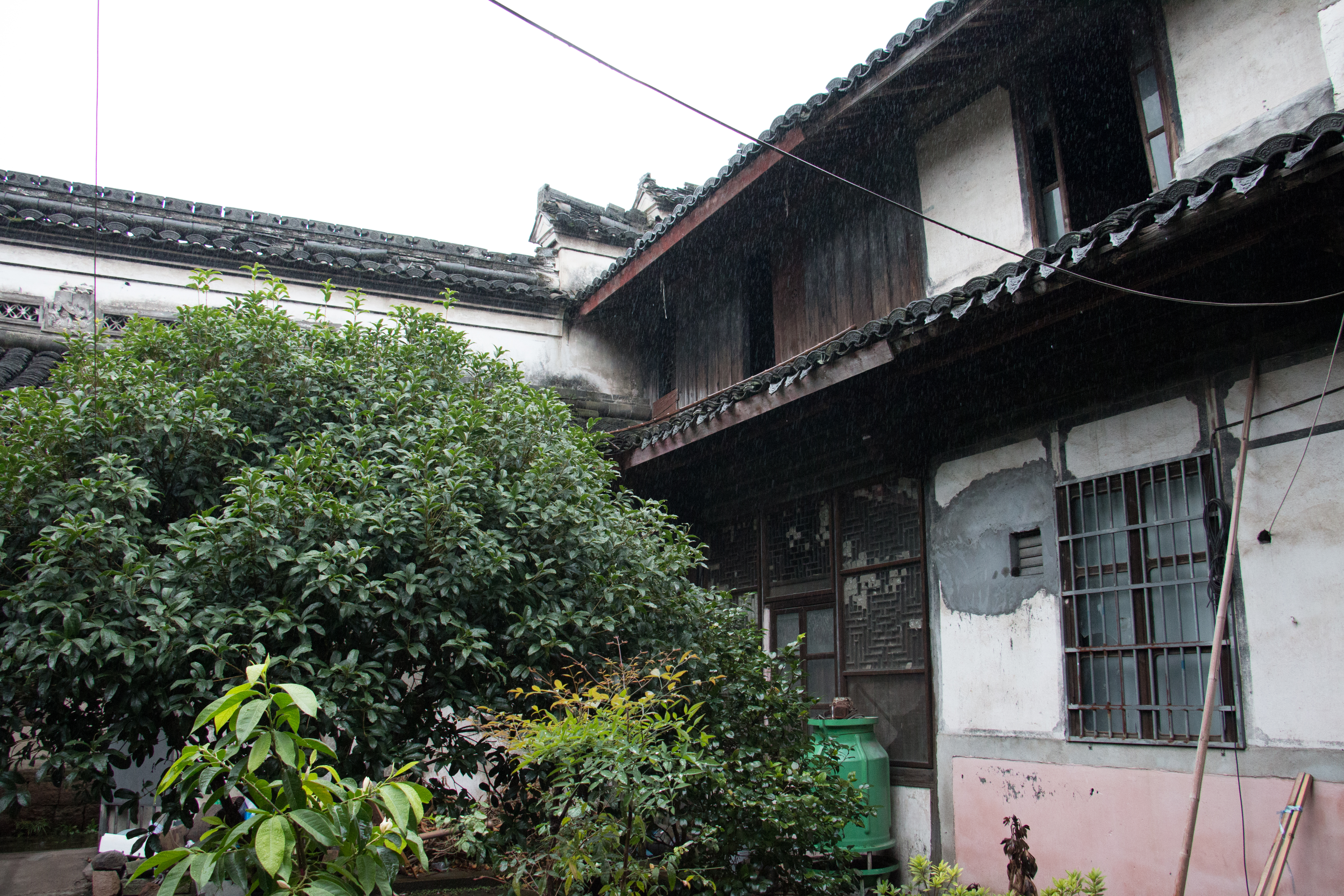 鹤皋古镇,鸣鹤古镇绕湖路