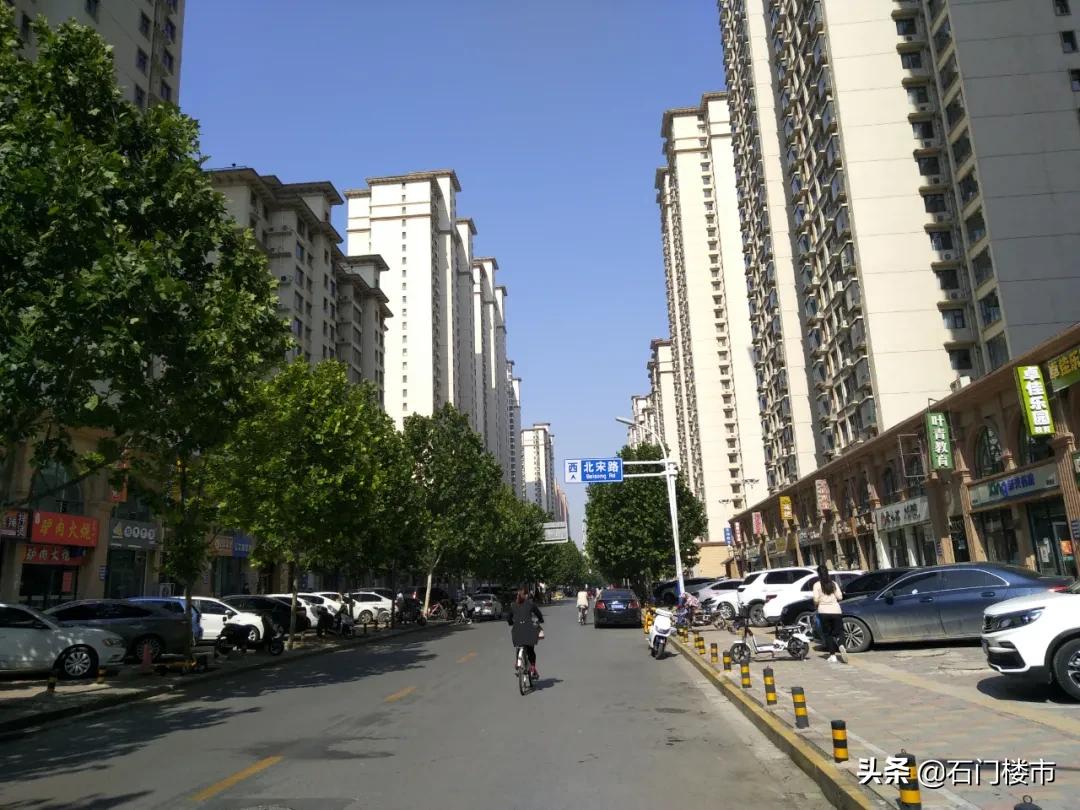 瀹炴帰鍚堣偉琚仐蹇樼殑鑰佹棫灏忓尯,瀹炴帰灏忓尯