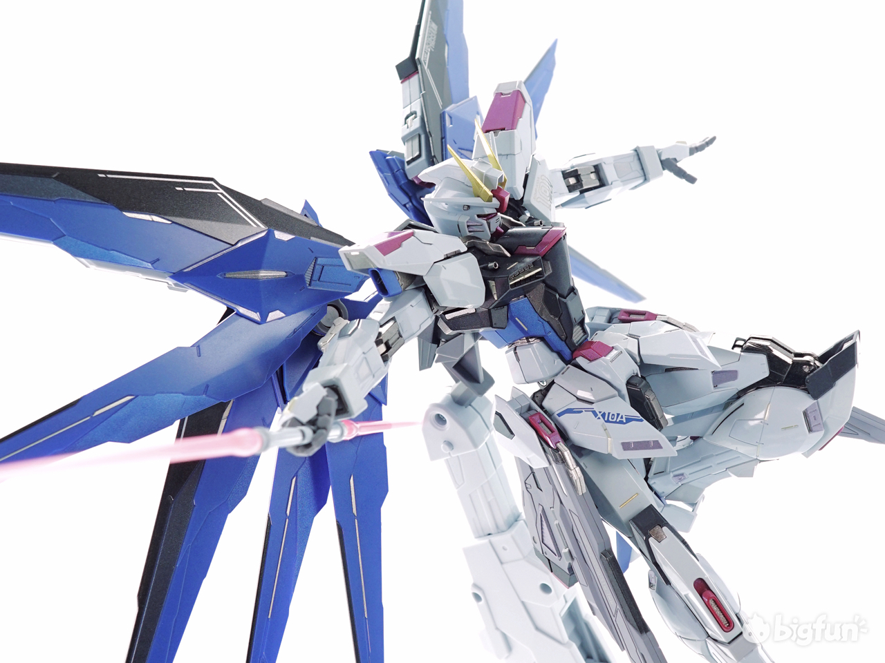 自由高达手办2.0成品,mb自由高达2.0对比1.0