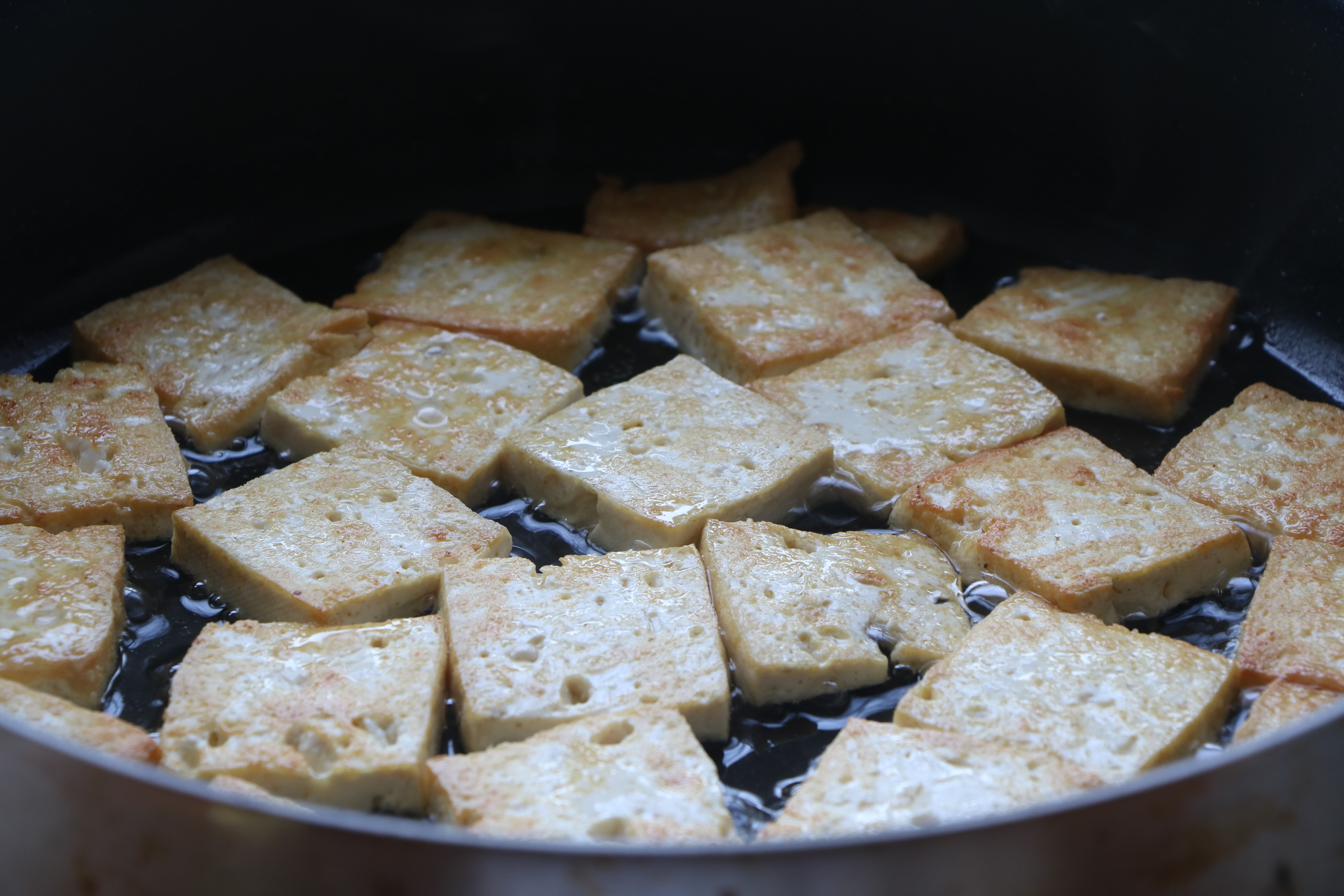 不加一滴水炖出来的草鱼又鲜又嫩,红烧草鱼的家常做法简单不做辣的