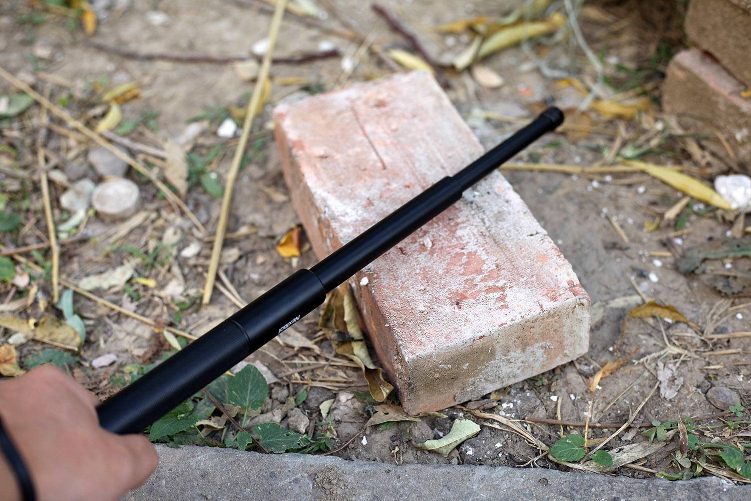 纳拓雷电电弧防身测评,纳拓雷电安全求生棒使用教程