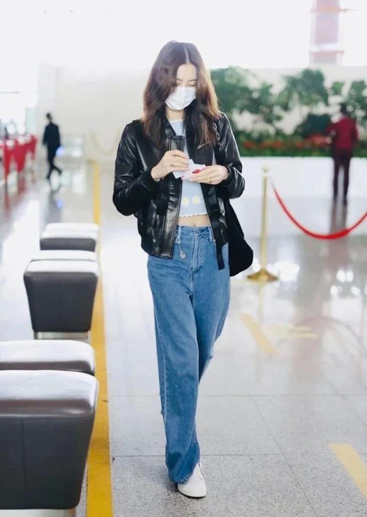 明星们脚上的球鞋，悄悄变贵了