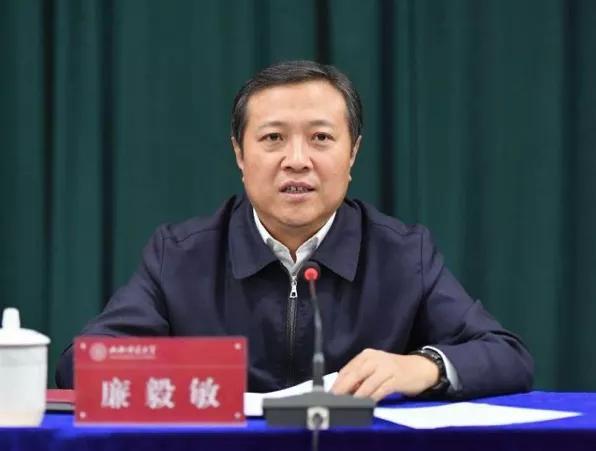 两名医学博士同日出任省委书记,两位省委常委进京履新