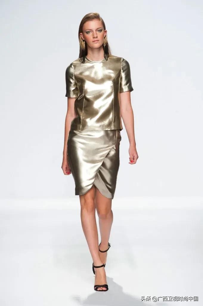 适合年轻人的职场穿搭,职场穿搭尽显干练大气