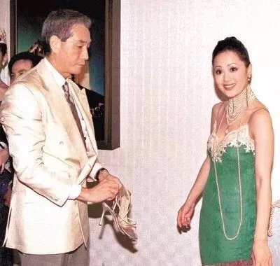 钟镇涛前妻现状,钟镇涛离婚后见过前妻吗