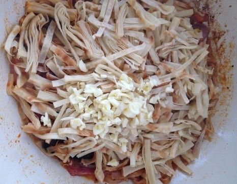 西红柿火腿鸡蛋饼做法儿童早餐,早餐就吃它10分钟搞定香甜酥脆