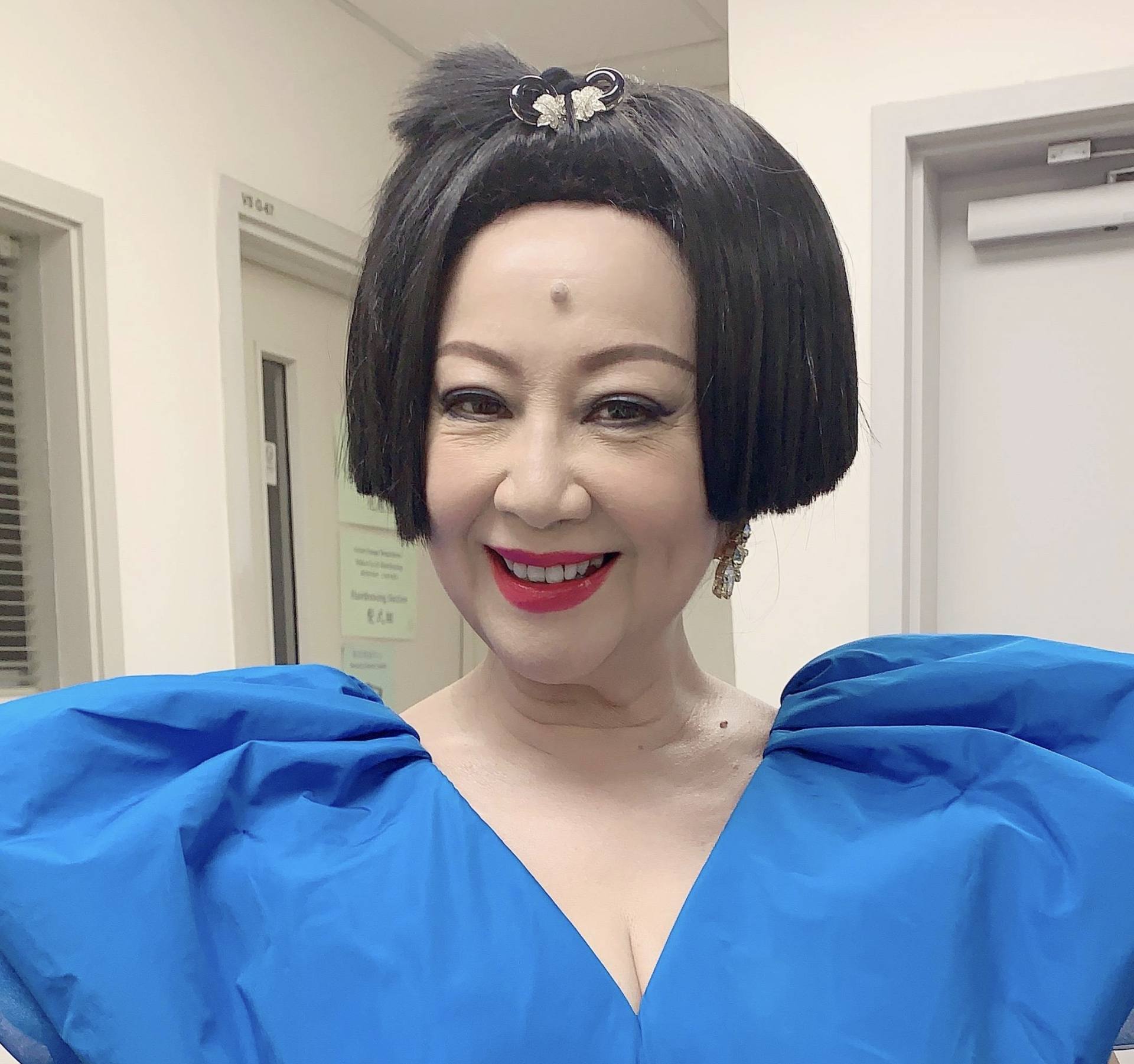 薛家燕戴眼镜,薛家燕身体状况