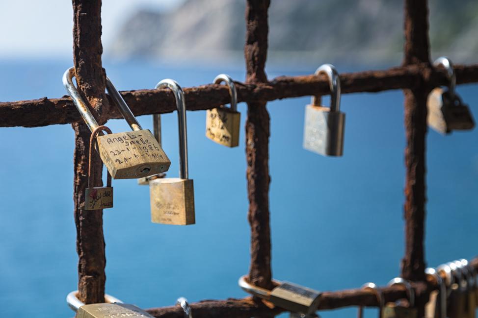 同样是渔村旅游，为啥这里美得像明信片？咱们的只能看脏乱差？！