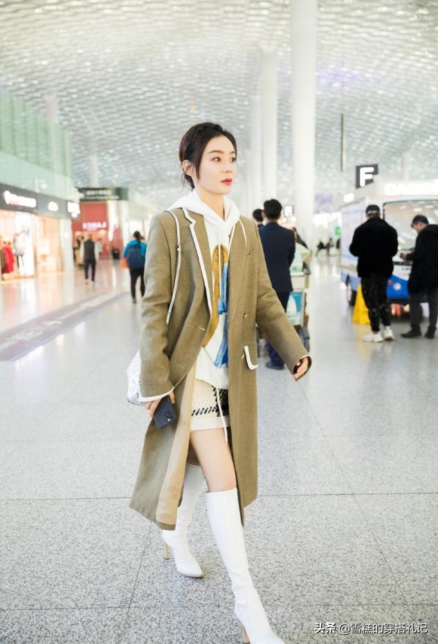 袁泉极简风衣搭配,袁泉职场风穿衣搭配