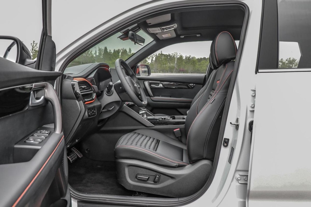 起亚全新智跑今日首发,起亚智跑2018款手动新车落地