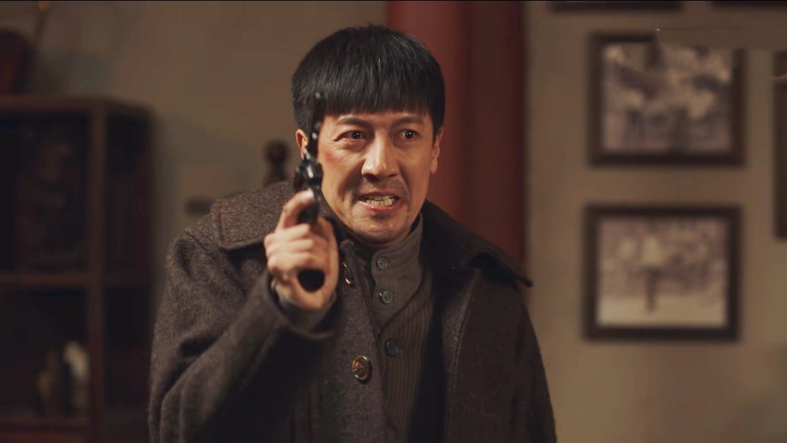 《新世界》的关老爷，在徐家白吃白住一辈子，却一句话害死徐允诺