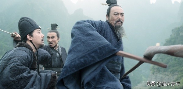 举报市委书记的尚娟很勇敢,被打耳光的秘书长配不上做她丈夫