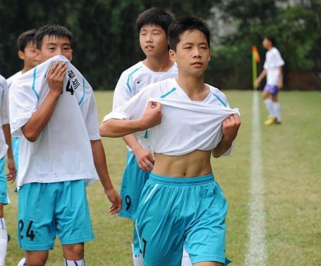 普通人成为职业足球运动员有多难,中国职业足球该如何发展