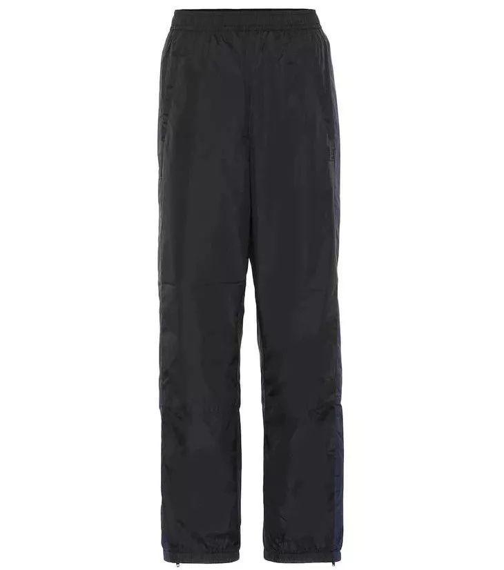 00后妹妹霸占年末荧屏却靠甜系穿搭霸占我的心