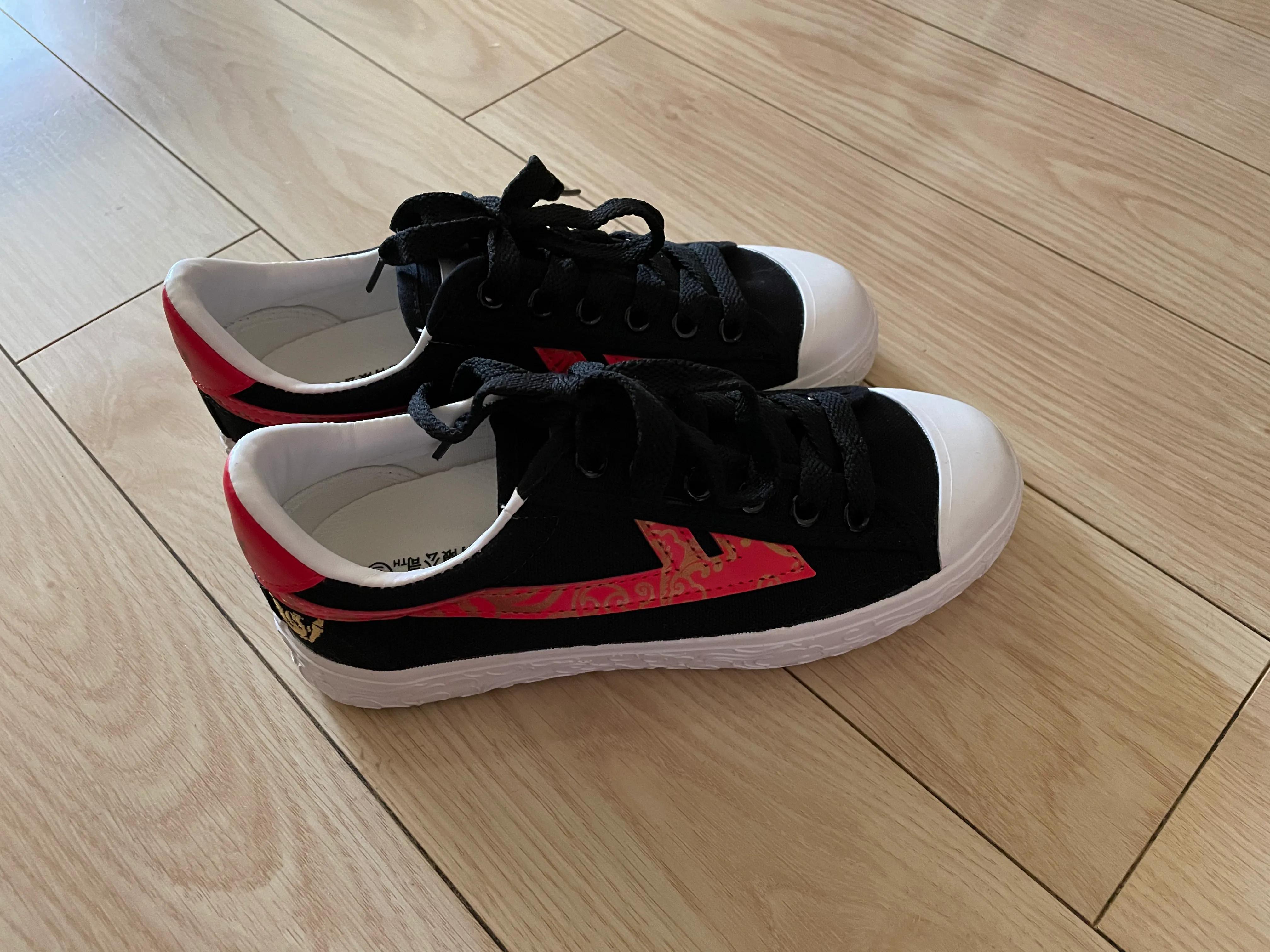 回力防水防滑男鞋特步,特步回力安踏哪个好