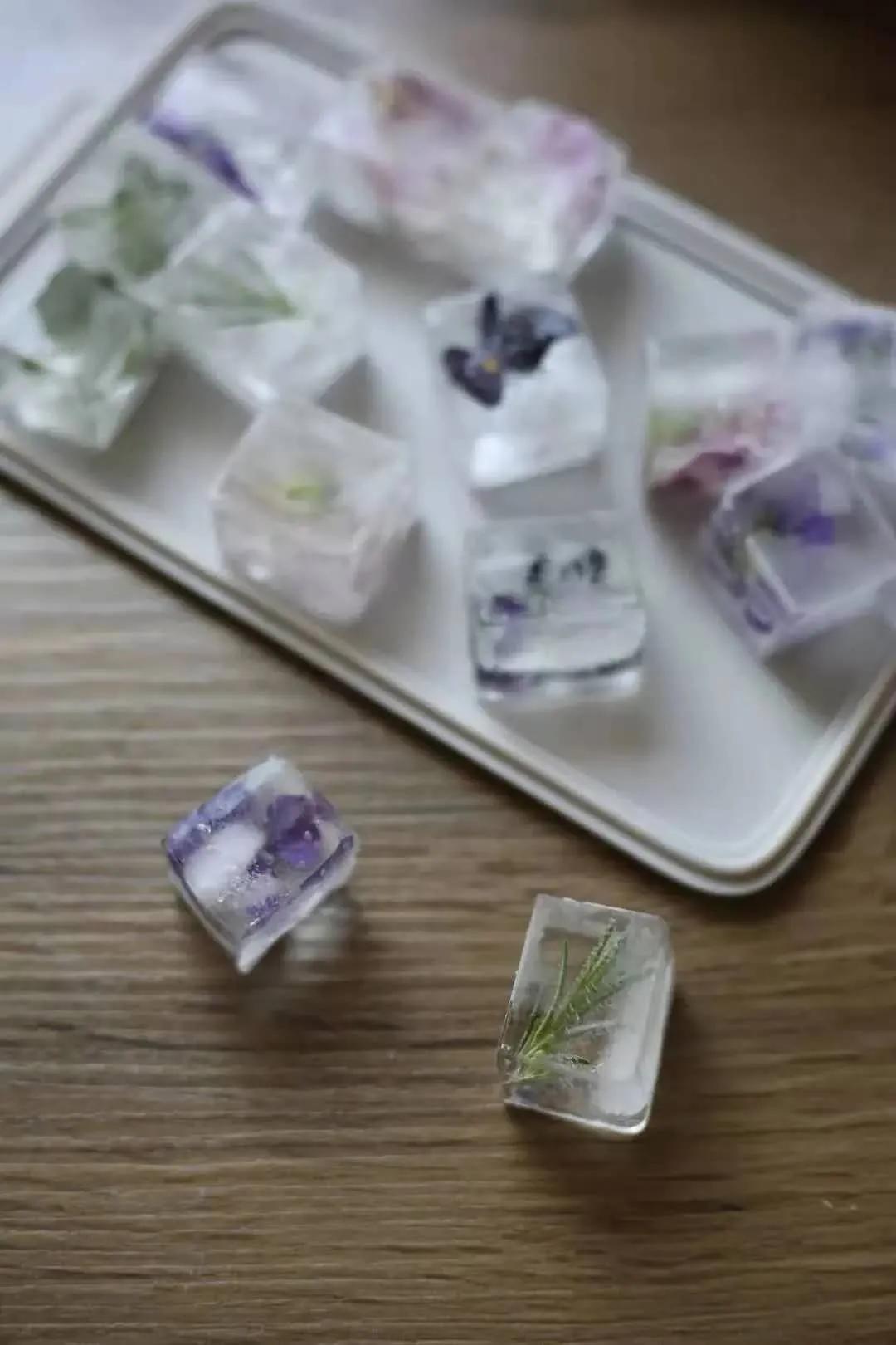 寒潮来袭，你的阳台也能开出这样的“水晶花”