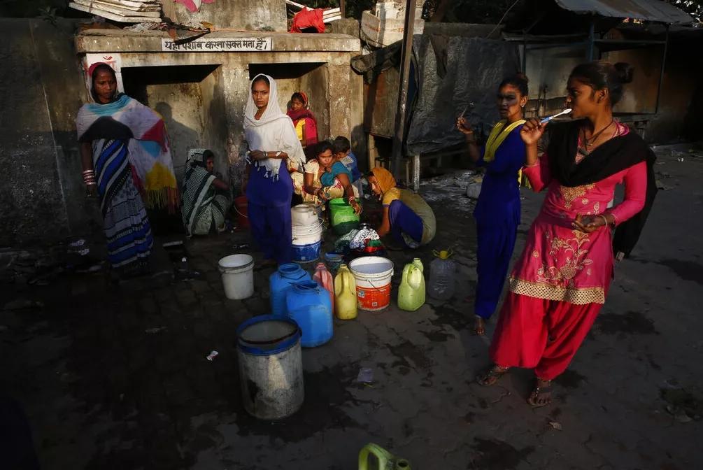 瞒不住了！这个国家感染人数可能破5亿！上千万人或丧命！