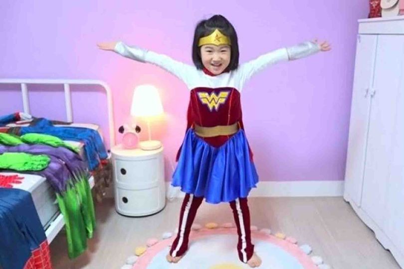 韩国六七岁的小女孩拍视频,韩国6岁小女孩玩具