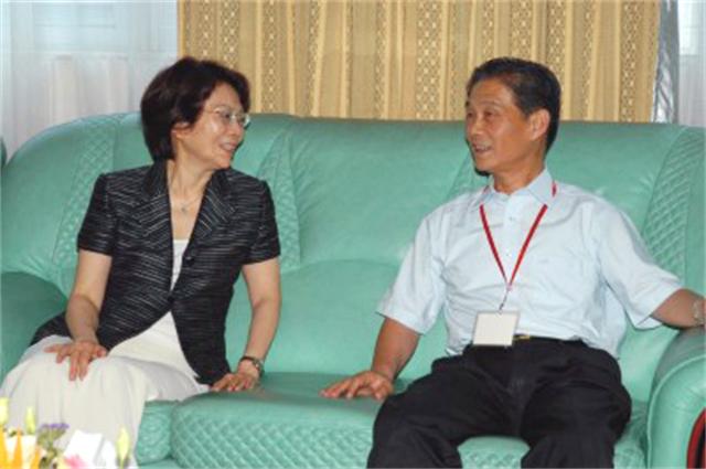 *镕基朱**“网开一面”，华日“起死回生”