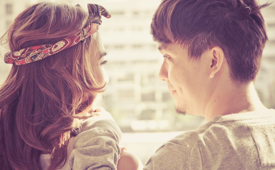 一二线城市年轻人的恋爱危机:同城异地恋,忙到连X生活都没有