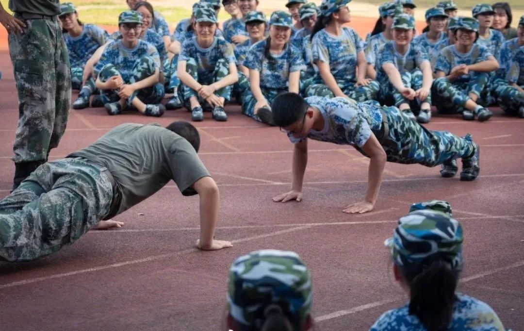 2021阜新高等专科学校中专招生,阜新高等专科学校2004年招生专业