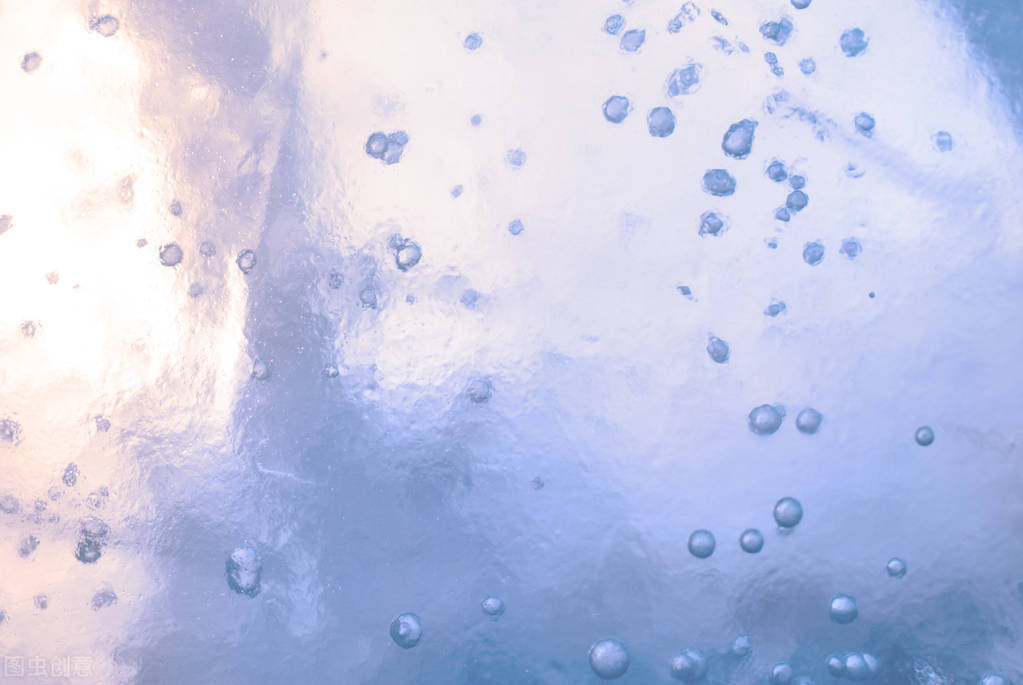 冰箱冷冻室下面有积水怎么回事,冰箱冷藏室积水是什么原因造成的