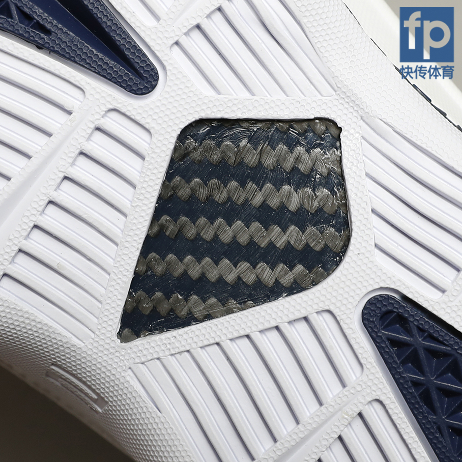 zoomlebronnxxt娴嬭瘎,zoomlebron3鎷嗚В