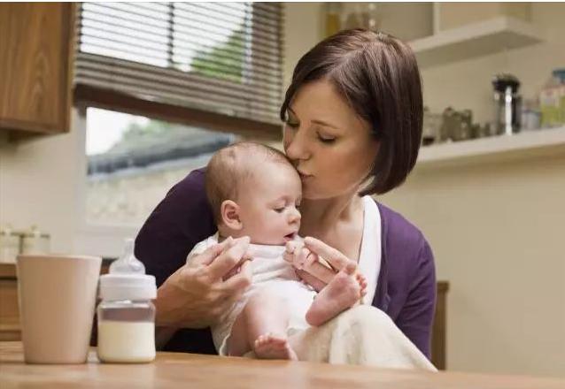 新生妈妈通乳的正确手法视频教程,给婴儿通乳的手法
