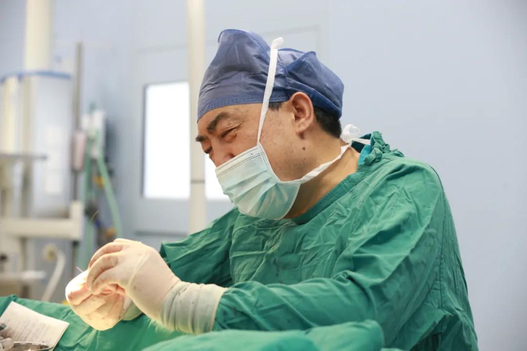 新时代红色军医精神,传承红色军医精神