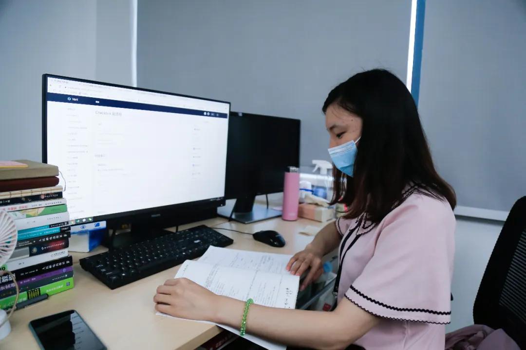 我爱你永不放弃,我爱你绝不放弃什么歌