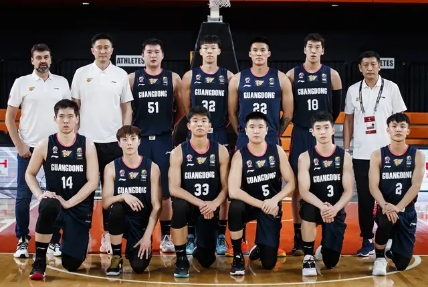 宏远杜锋新阵容,宏远年轻人上场比赛杜锋的无奈