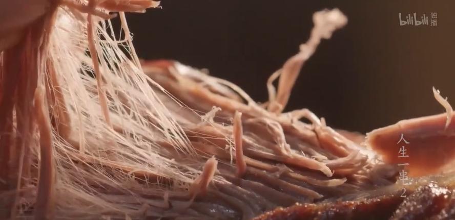 第一集豆瓣就给9.8分,豆瓣评分8.5一集就上头