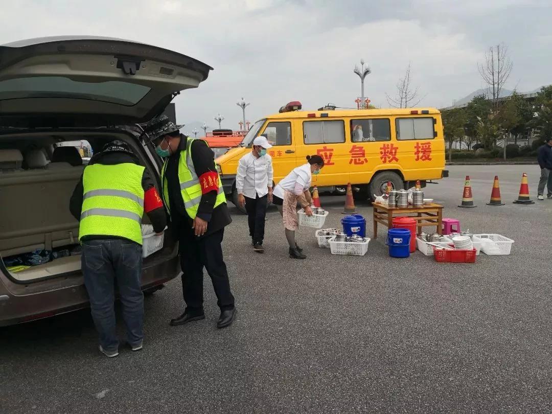 腾冲“疫”线的那抹志愿红