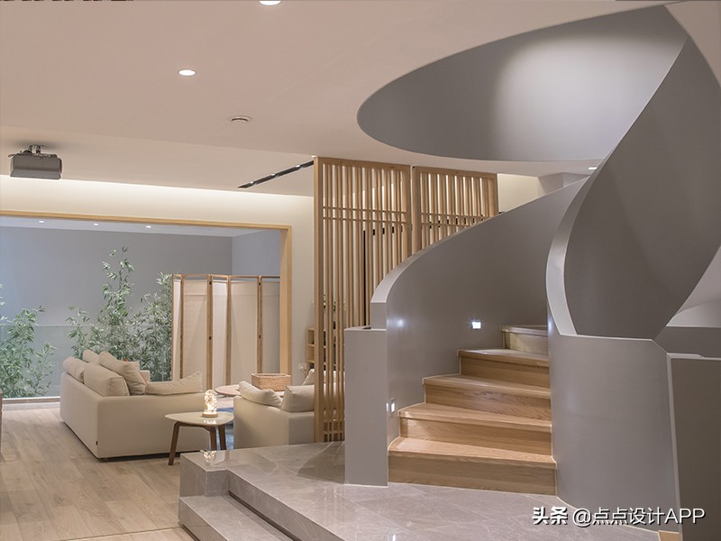 马艾洋作品：600㎡别墅，装修花450W，只看完楼梯就默默转身离开