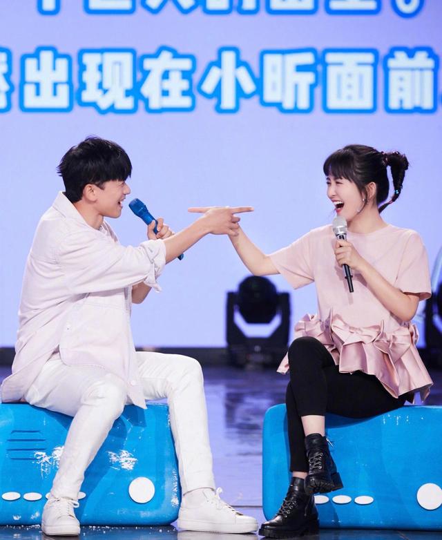 张杰谢娜高甜瞬间合照,张杰和谢娜一家四口的合照