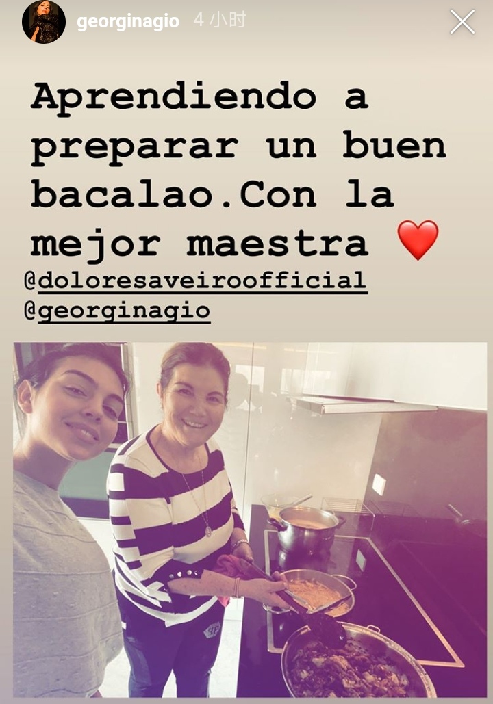 c罗和他女朋友秀恩爱,c罗女友秀完整版