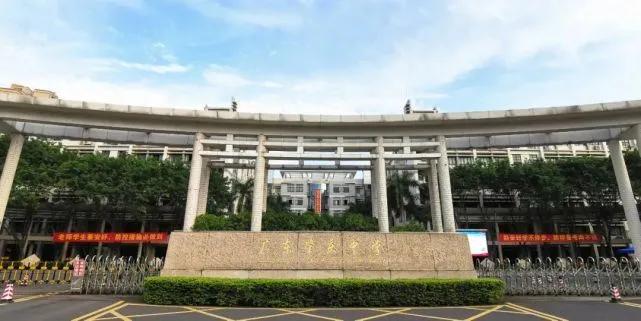 岳阳县一中和汨罗市一中哪个好,岳阳县一中和岳阳中学哪个好