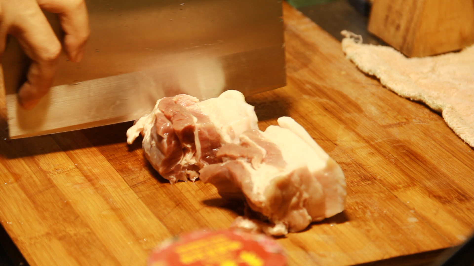 做腐乳为什么不能有油,做腐乳时不放红曲