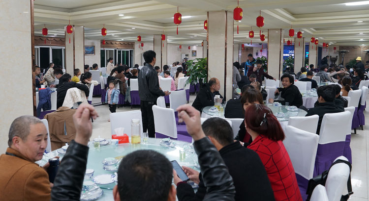 雷帝国际彩砂施工视频,雷帝国际瓷砖辅料