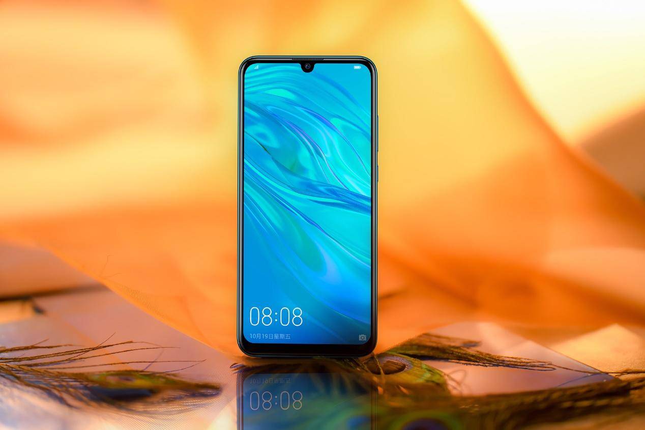 麦芒8拍照,广角三摄麦芒8