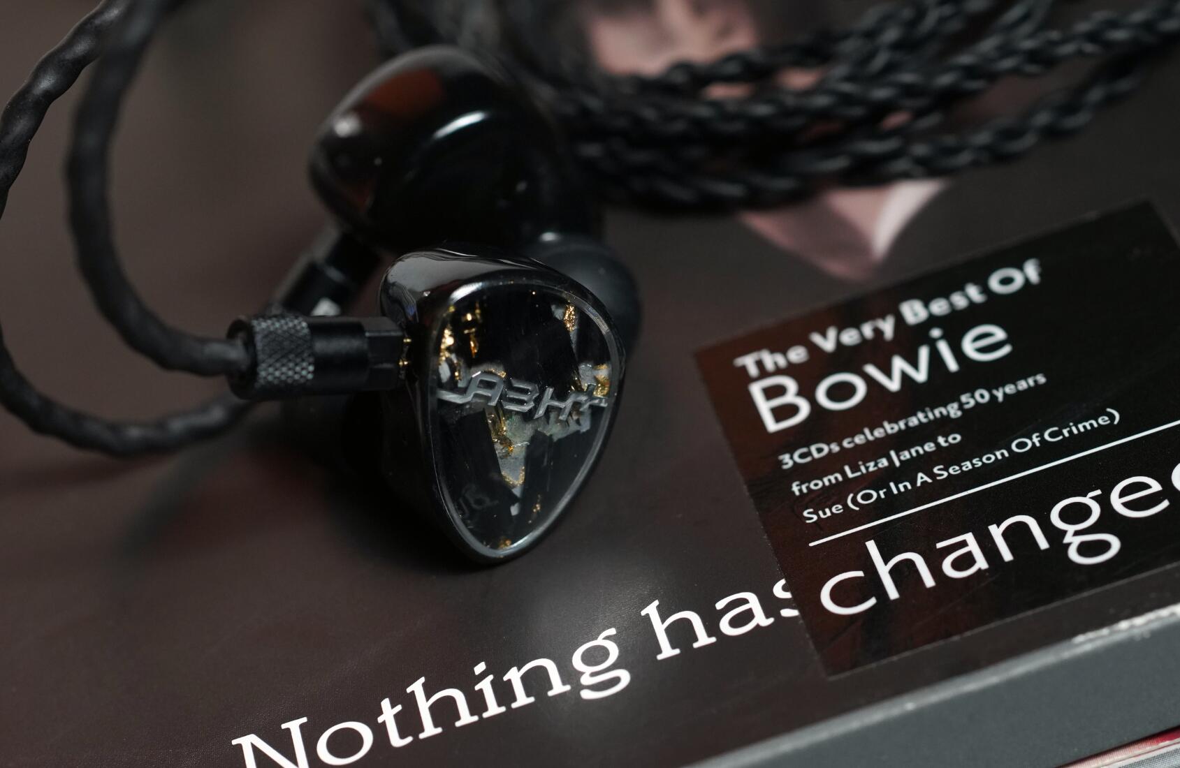 聊一下我喜欢的摇滚音乐以及适合听摇滚的耳机，*放播**器