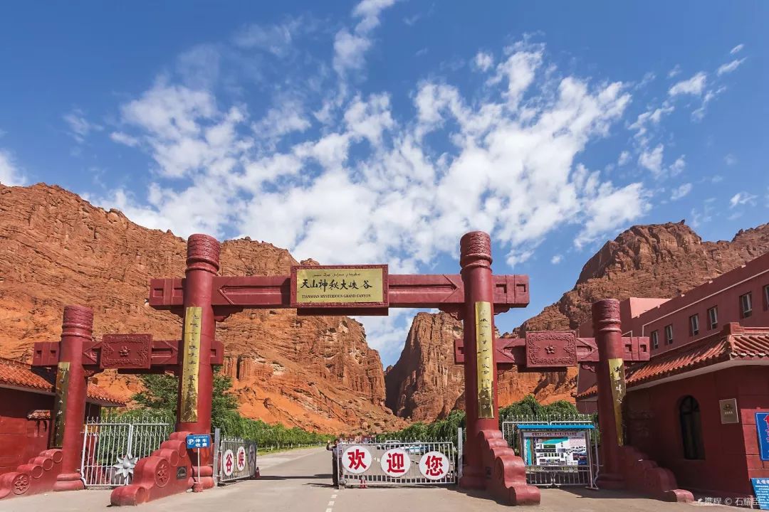 中国10条最美逆天的公路,一年仅开放四个月的独库公路