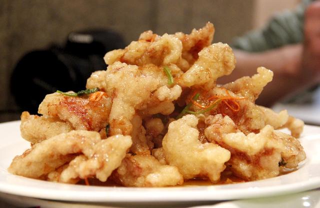 酸甜可口的东北菜锅包肉,东北特色菜锅包肉美食