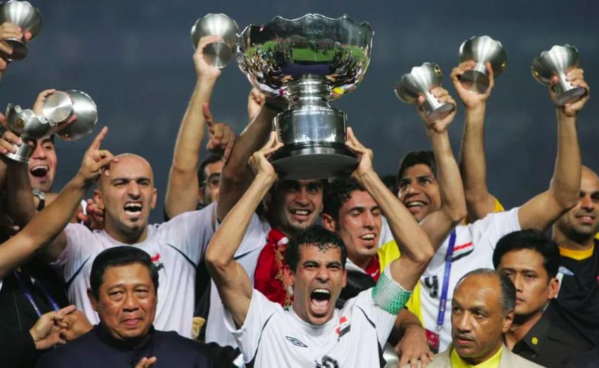 响彻阿联酋的《歌唱祖国》，比武磊和锦鲤大宝更值得吹爆